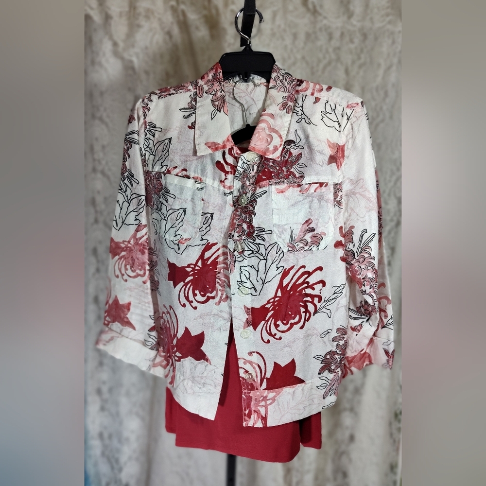 Erin Burnout Floral Print Top Red and White Nwot
